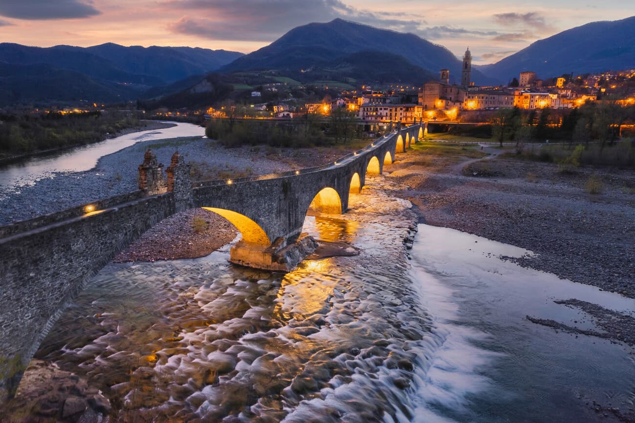 Bobbio's archaic bridge