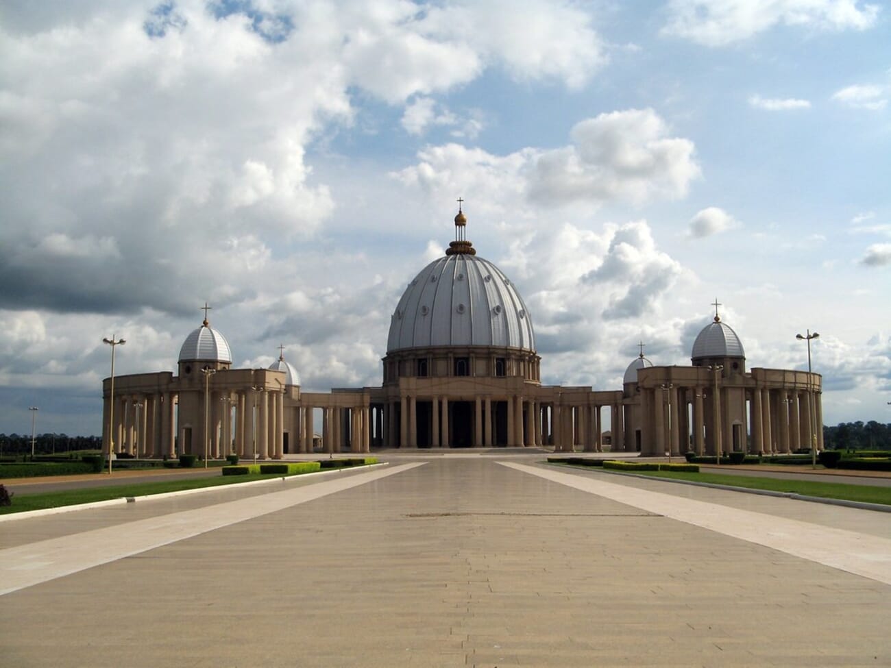 The Basilica of Our Lady of Peace in Yamoussoukro, Côte d.Ivoire — a domed basilica modelled on St. Peter.s in Rome