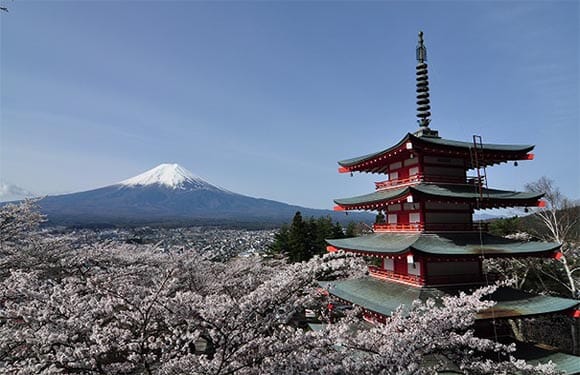 10 Reasons to Visit Japan 1
