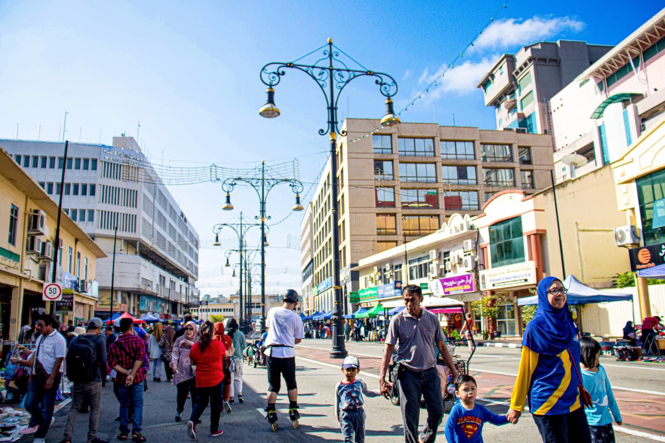 Crowds in a shopping street in Bandar Seri Begawan