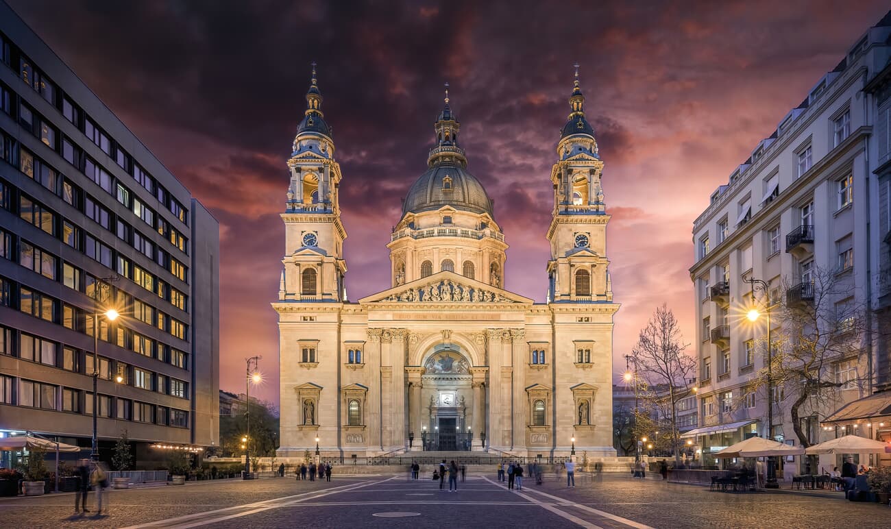 St. Stephen Basilica in Budapest at night