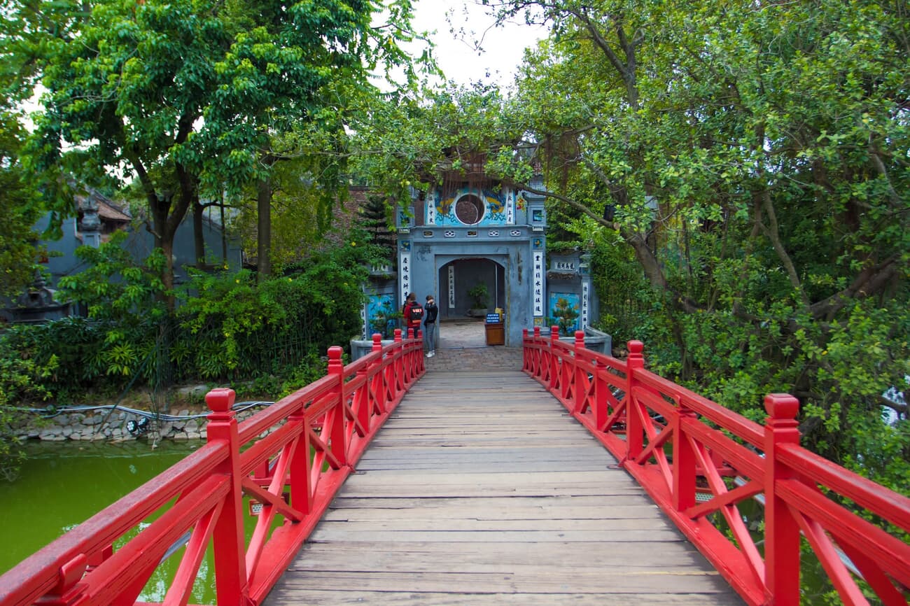 The Red Huc Bridge leading to the entrance of Ngoc Son Temple