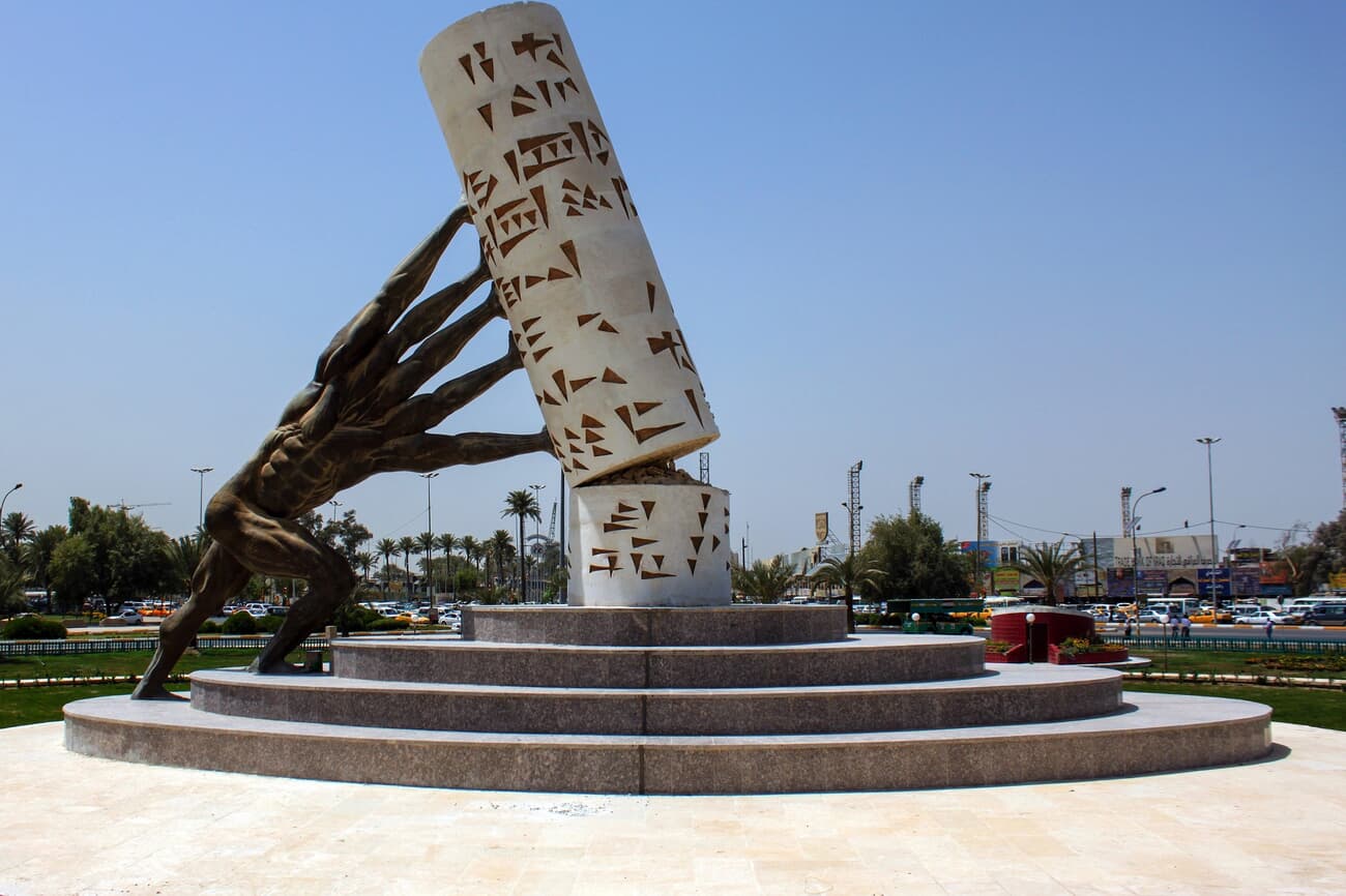 Statue Save Iraq, a testament to the resilience and hope of the Iraqi people