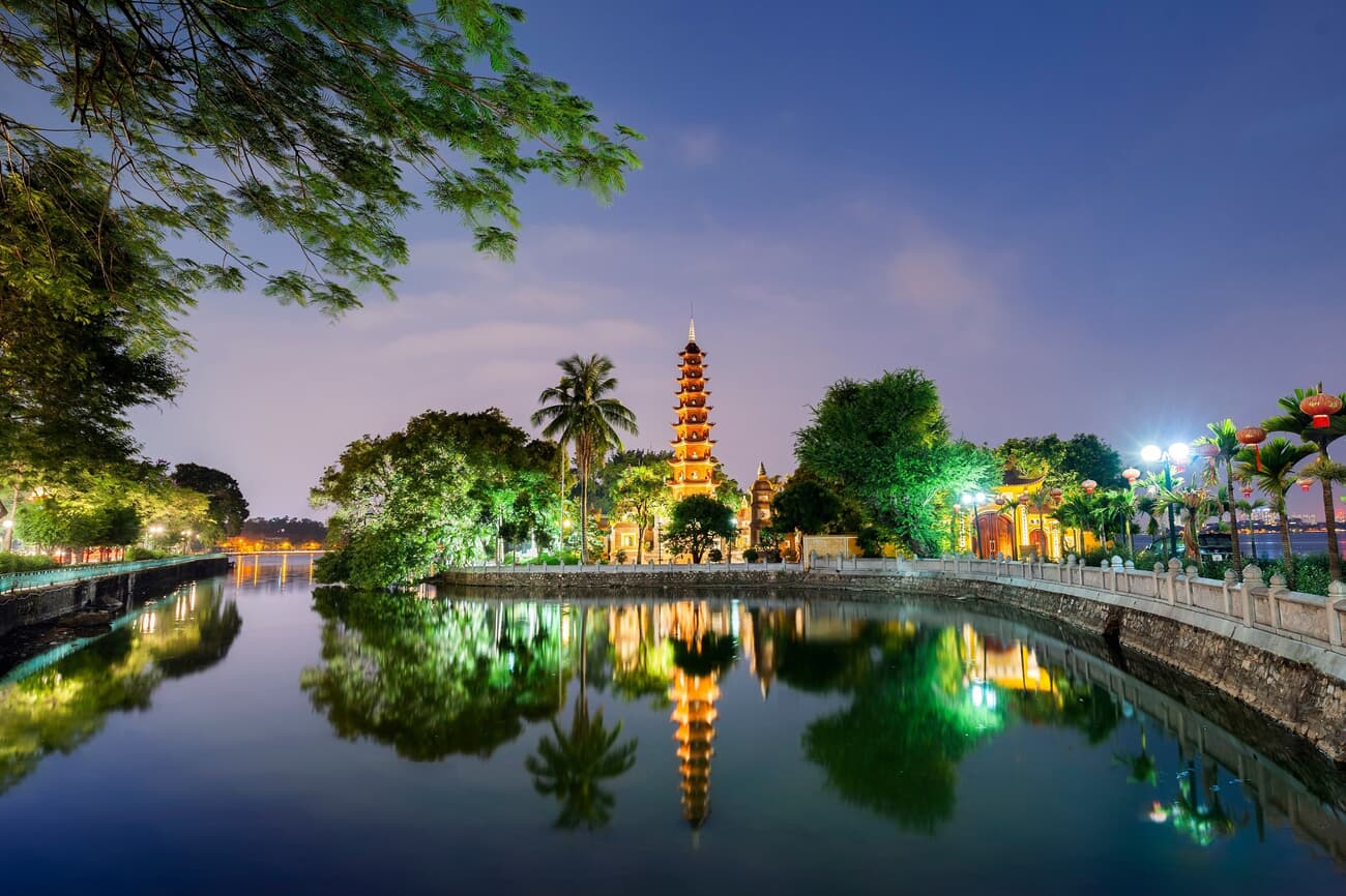 Tran Quoc Pagoda, established in the 6th century during the reign of Emperor Ly Nam De