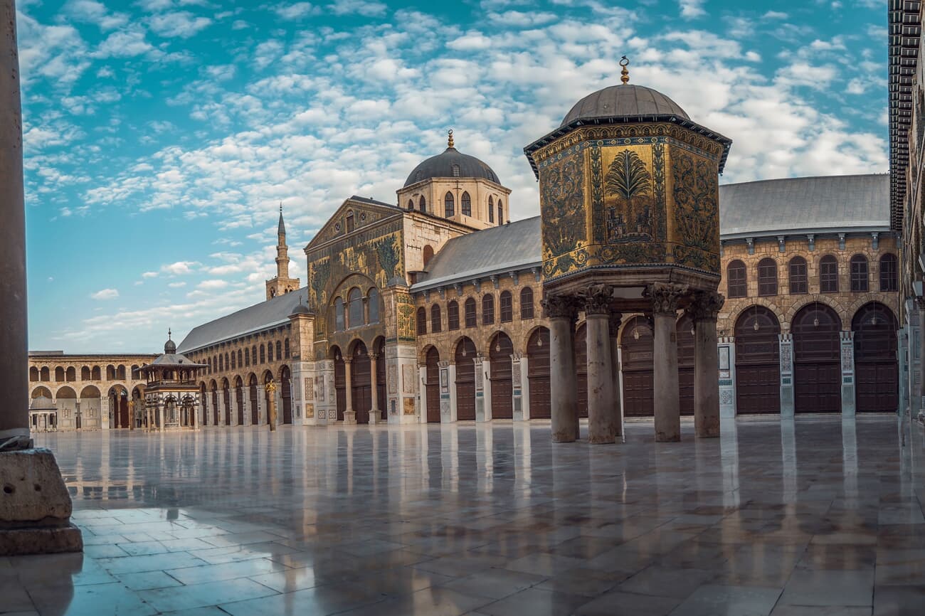 Panoramic day photo of the great mosque of the umayyads