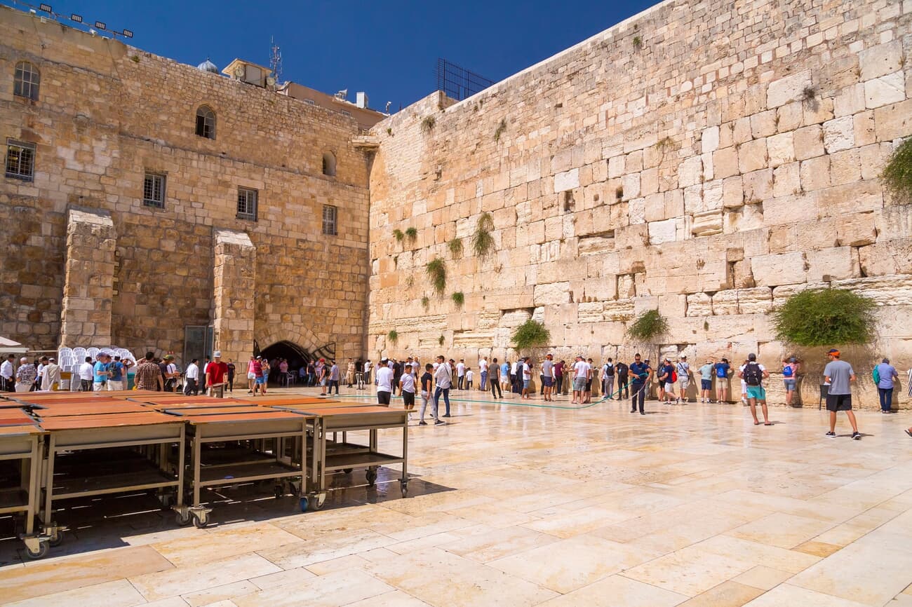 Western Wall, Jerusalem's timeless embrace of faith and history