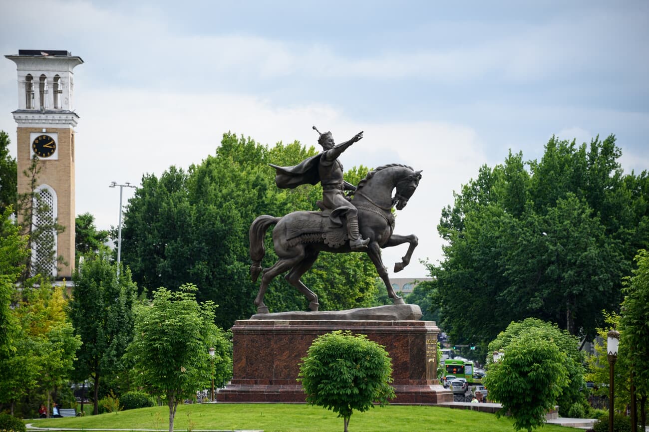 Statue of the legendary tamerlane / amir temur on horseback
