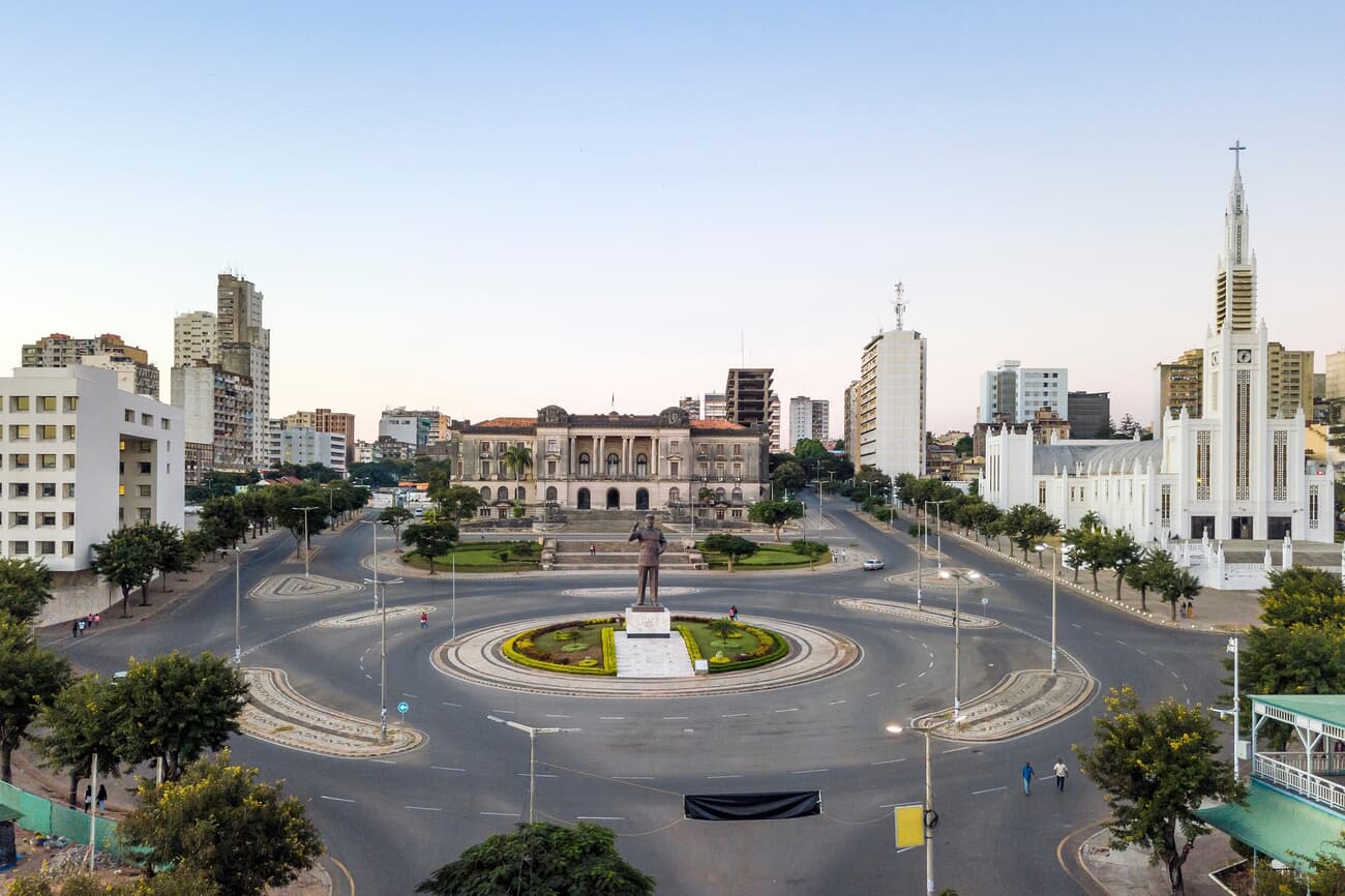Independence Square (Praça da Independência), formerly known as Praça Polana